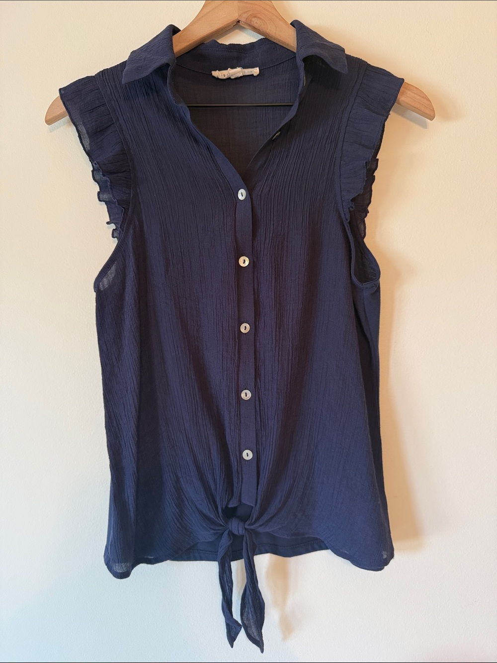 PARALLEL SKIES Sleeveless Button-Front Tie-Hem Blouse - Navy
